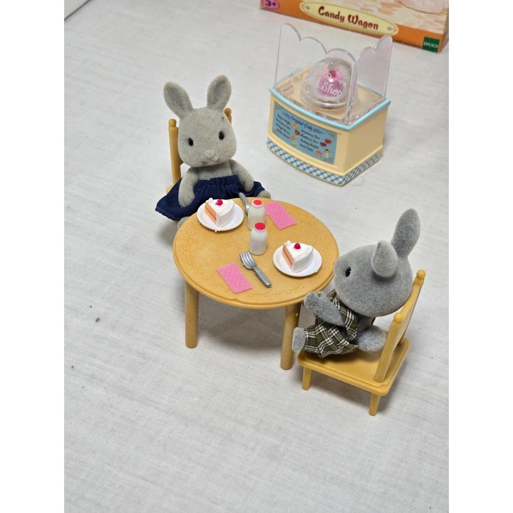 Calico Critters Sylvanian Family Village Cake Shop Epoch Rabbits Accessorized